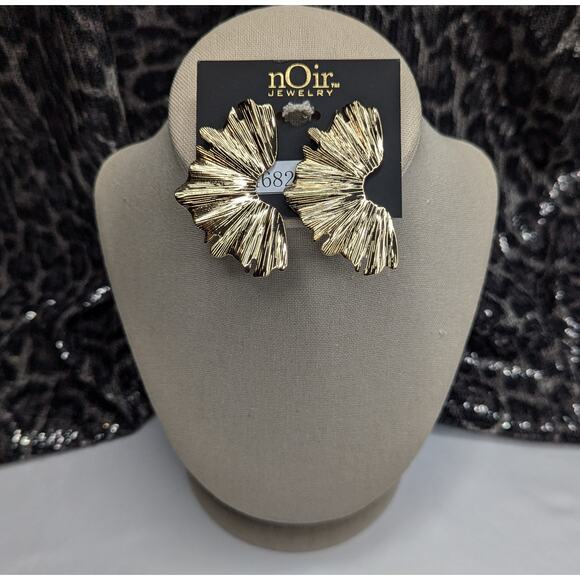 Chunky Gold Tone Earrings Ginkgo Leaf Shape - Picture 2 of 6